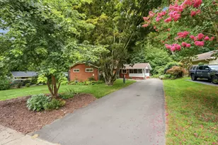 3414 Country Hill Dr, Fairfax, VA 22030 - Photo 2