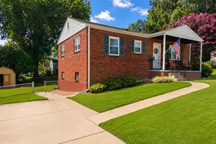 10013 Terry St, Fairfax, VA 22031 - Photo 2