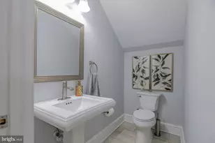 10704 Warwick Ave, Fairfax, VA 22030 - Photo 52