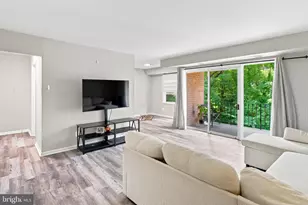 3814 Lyndhurst Dr, Fairfax, VA 22031 - Photo 2
