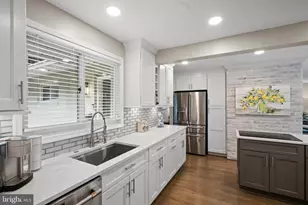 3426 Brookwood Dr, Fairfax, VA 22030 - Photo 6