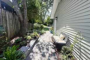 3426 Brookwood Dr, Fairfax, VA 22030 - Photo 32