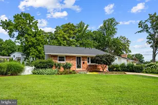 4216 Sideburn Rd, Fairfax, VA 22030 - Photo 2