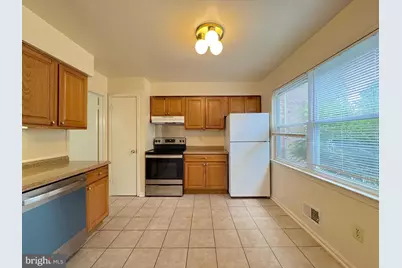 4104 Sideburn Road, Fairfax, VA 22030 - Photo 4