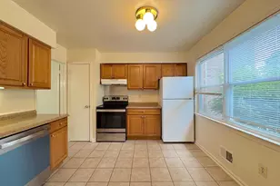 4104 Sideburn Rd, Fairfax, VA 22030 - Photo 4