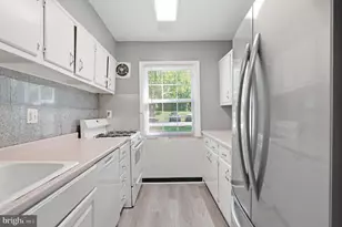 9453 Fairfax Blvd, Fairfax, VA 22031 - Photo 10