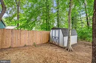 10217 Shiloh St, Fairfax, VA 22030 - Photo 46