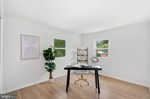 10217 Shiloh St, Fairfax, VA 22030 - Photo 28