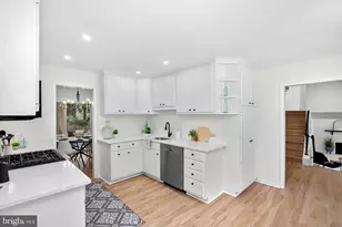 10217 Shiloh St, Fairfax, VA 22030 - Photo 16