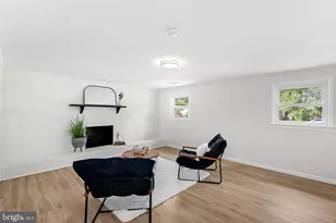 10217 Shiloh St, Fairfax, VA 22030 - Photo 34