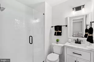 10217 Shiloh St, Fairfax, VA 22030 - Photo 24