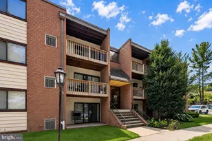 10725 W West Dr, Fairfax, VA 22030 - Photo 2