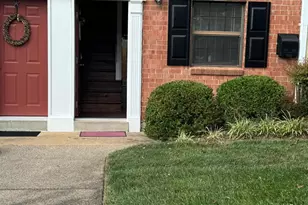 11124 Rock Garden Dr, Fairfax, VA 22030 - Photo 2