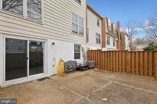 3940 Bradwater St, Fairfax, VA 22031 - Photo 36