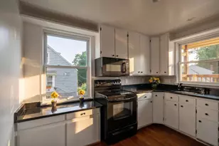 4103 Woodland Dr, Fairfax, VA 22030 - Photo 10