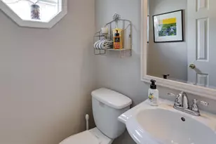 3975 Wilcoxson Dr, Fairfax, VA 22031 - Photo 10