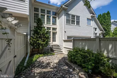 10103 Farr Oak Place, Fairfax, VA 22030 - Photo 2