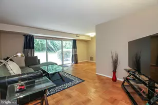 10028 Mosby Woods Dr, Fairfax, VA 22030 - Photo 2