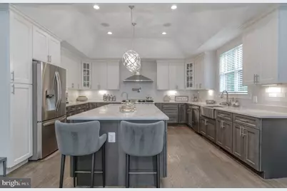 10704 Warwick Avenue, Fairfax, VA 22030 - Photo 14