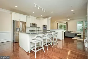 4092 Glendale Way, Fairfax, VA 22030 - Photo 6