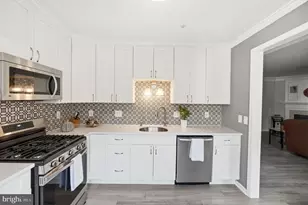 10359 Sager Ave, Fairfax, VA 22030 - Photo 14