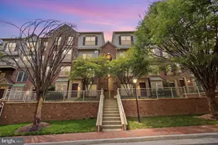 10359 Sager Ave, Fairfax, VA 22030 - Photo 2