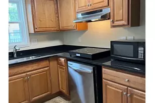 10506 Oak Pl, Fairfax, VA 22030 - Photo 4