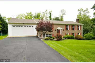 10506 Oak Place, Fairfax, VA 22030 - Photo 2