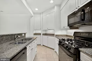 10328 Sager Ave, Fairfax, VA 22030 - Photo 14