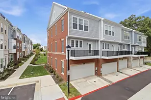 10817 Cedar Ave, Fairfax, VA 22030 - Photo 4