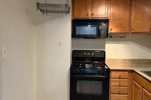 10570 Main St, Fairfax, VA 22030 - Photo 18