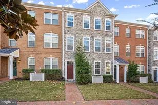 4304 Edosomwan Ln, Fairfax, VA 22030 - Photo 1
