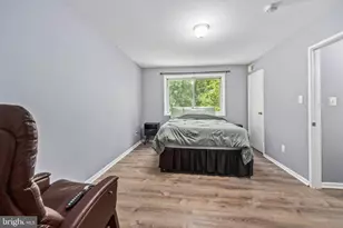 10026 Fair Woods Dr, Fairfax, VA 22030 - Photo 10