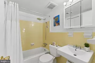 10165 Fair Woods Dr, Fairfax, VA 22030 - Photo 24
