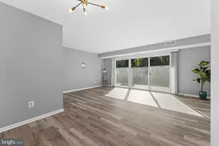 10165 Fair Woods Dr, Fairfax, VA 22030 - Photo 14