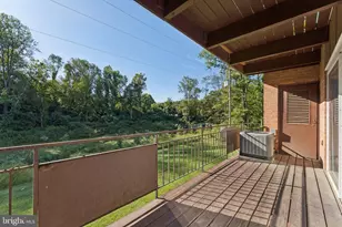 10165 Fair Woods Dr, Fairfax, VA 22030 - Photo 26