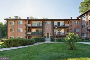 10165 Fair Woods Dr, Fairfax, VA 22030 - Photo 1