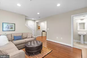 4057 Glendale Way, Fairfax, VA 22030 - Photo 32