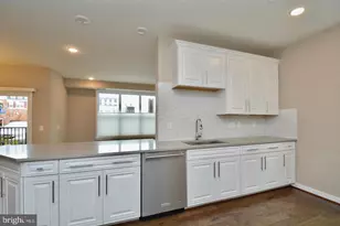 3989 Norton Pl, Fairfax, VA 22030 - Photo 16