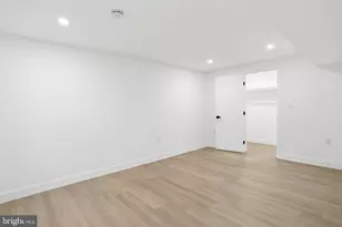 10704 Howerton Ave, Fairfax, VA 22030 - Photo 28