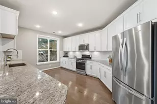 3985 Norton Pl, Fairfax, VA 22030 - Photo 12