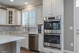 10601 School St, Fairfax, VA 22030 - Photo 6