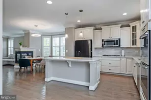 10601 School St, Fairfax, VA 22030 - Photo 2