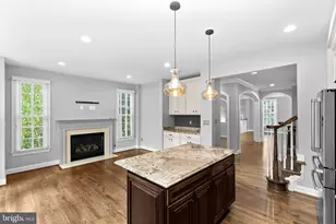 10695 Yorktown Ct, Fairfax, VA 22030 - Photo 24