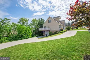 327 Blue Stone Hills Dr, Harrisonburg, VA 22801 - Photo 8