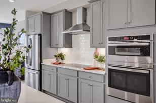 9675 Swallowtail Ln, Manassas, VA 20110 - Photo 4