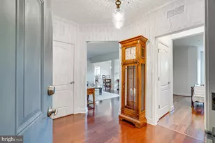 10273 Fountain Cir, Manassas, VA 20110 - Photo 2