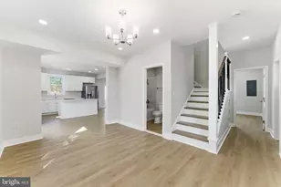 9204 Douglas St, Manassas, VA 20110 - Photo 8