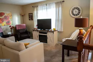 9626 Autumn Pl, Manassas, VA 20110 - Photo 4