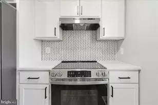 9182 Landgreen St, Manassas, VA 20110 - Photo 8